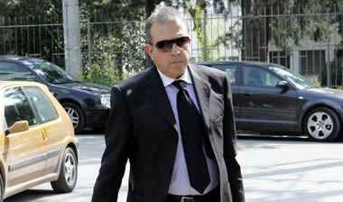 Παραχωρεί τις μετοχές ο Βεζυρτζής