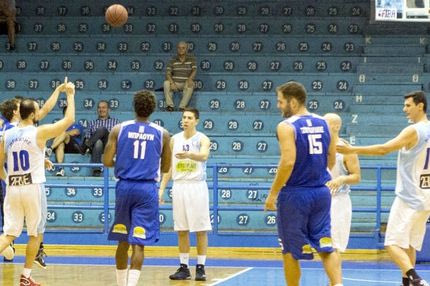 Έξω οι “μεγάλοι”, τεράστιες νίκες για Ηρακλή και Φάρο