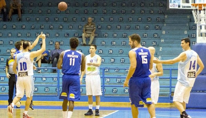 Έξω οι “μεγάλοι”, τεράστιες νίκες για Ηρακλή και Φάρο