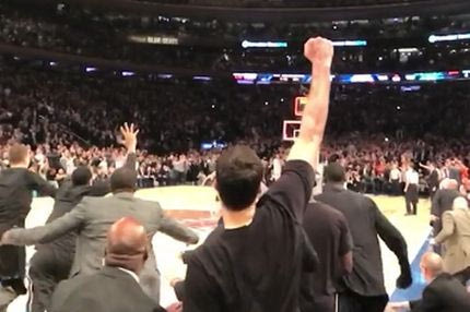 Το buzzer beater του Γιάννη από τον πάγκο!