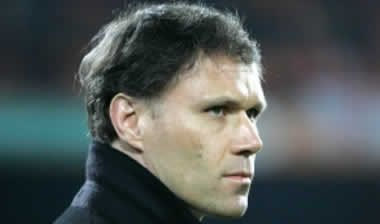 Διαψεύδει για Φαν Μπάστεν η Τσέλσι