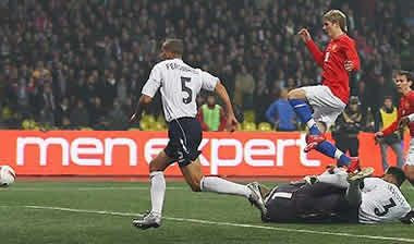 “Βολές” ΜακΛάρεν κατά της διαιτησίας