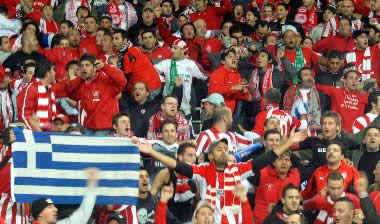 Φωταγωγήθηκε ο Πειραιάς