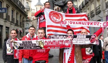 Περιπέτεια για 163 οπαδούς του Ολυμπιακού