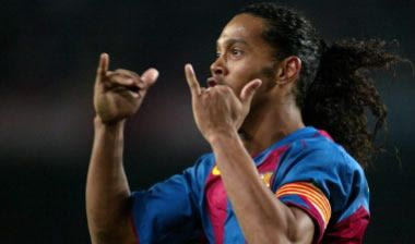 Επίθεση Ροναλντίνιο σε Κρόιφ