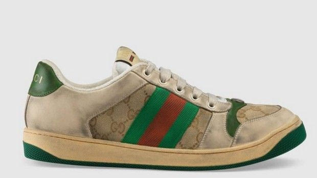 Τα λερωμένα sneakers που κοστίζουν πάνω από τον βασικό μισθό