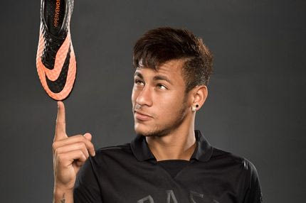 NIKE HYPERVENOM: Το νέο ποδοσφαιρικό παπούτσι για τη νέα γενιά παικτών