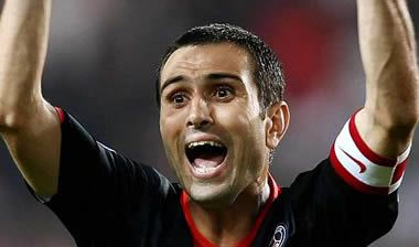 100 γκολ συμπλήρωσε με την Παρί ο Παουλέτα