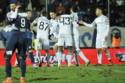 Ο Βασιλειάδης αλλάζει τον χλοοτάπητα στο γήπεδο του ΠΑΣ