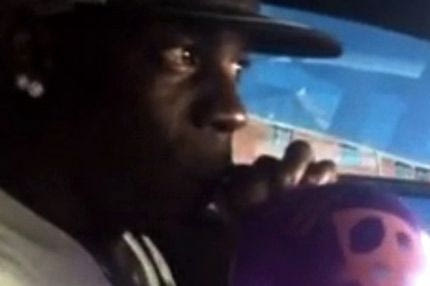 Ο Μπαλοτέλι εισπνέει ήλιο και φωνάζει “Λίβερπουλ” (VIDEO)