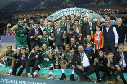 Ιστορική στιγμή: Η Μπάνβιτ σόκαρε και την Εφές