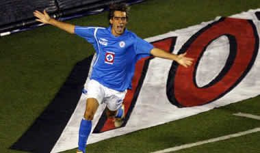 Η Κρουζ Αζούλ έστειλε Ντελγκάδο στη Λιόν, η οποία αντιδρά