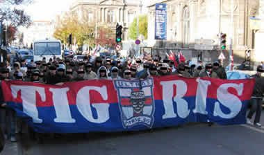 Γλίτωσαν από τους οπαδούς τους οι παίκτες της Παρί