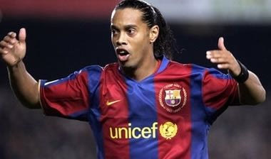 Εντονες αποδοκιμασίες για τον Ροναλντίνιο