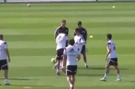 Ο Ρονάλντο δεν αφήνει σε χλωρό κλαρί τον Χάμες (VIDEO)