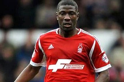 Διαθέτει όλο το μισθό του σε φιλανθρωπίες