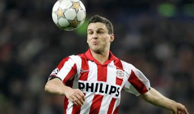 22η αγ.: Γλίτωσε η Αϊντχόφεν