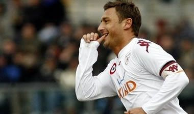 Επίθεση Σπαλέτι σε Τότι!