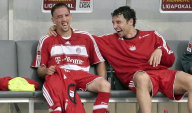 “Λαβωμένη” η Μπάγερν, “φωνές” Φαν Μπόμελ για Ντιέγκο