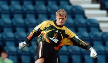 Ανανεώνει με Ντέρμπι ο Κάρολ