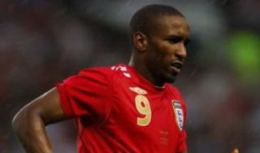 Κάλεσε Ντεφόε ο Καπέλο