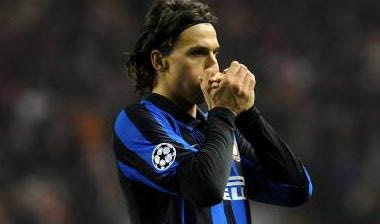 Ιμπραΐμοβιτς: “Εχω μία τρύπα στο γόνατο!”