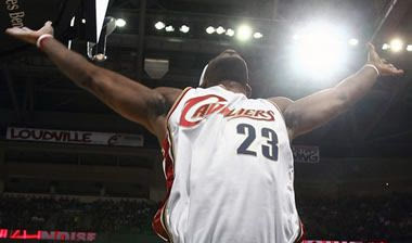 Νέα…υπόκλιση των Celtics στον “King” James