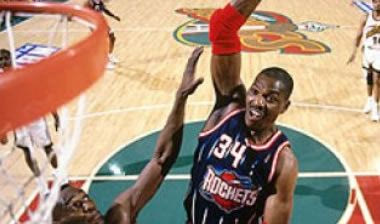 Άγαλμα γίνεται ο Olajuwon