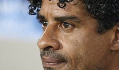 Στα “μαχαίρια” Κρόιφ-Ράικαρντ