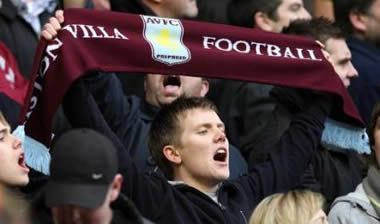 Συνθήματα κατά Εντουάρντο από οπαδούς της Άστον Βίλα