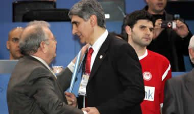 Οι δηλώσεις των “ερυθρολεύκων”