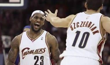 Γράφει ιστορία ο James