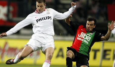 31η αγ.: Εχασε έδαφος η Αϊντχόφεν