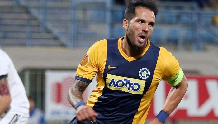 Προ των πυλών ο μέσος