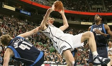 Σε ατμόσφαιρα play-off οι Jazz νίκησαν τους Mavs