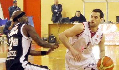 Καλαφατάκης: “Μας ενδιέφερε η νίκη, μετά το καλό μπάσκετ”