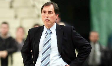 Νικάει, τελειώνει ο Κολοσσός