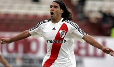 10η αγ.: Ασταμάτητη η Ρίβερ