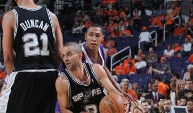 Ρεκόρ ο Parker, 3-0 το San Antonio