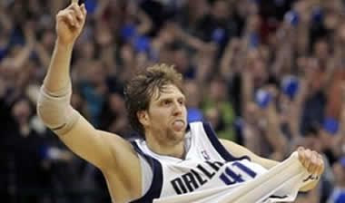 Δια χειρός… Nowitzki οι Mavs στα play-off