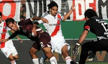 9η αγ.: Ακάθεκτη η Ρίβερ