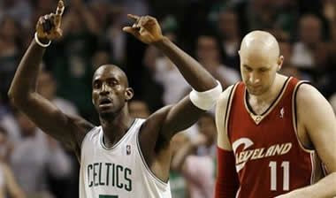 Νίκησαν οι άμυνες και οι Celtics
