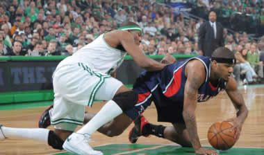 “Σεληνιασμένοι” Celtics περιμένουν τους Cavs