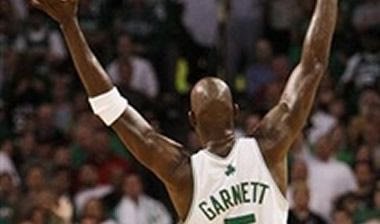 Οι “Big three” οδηγούν τους Celtics στον τελικό