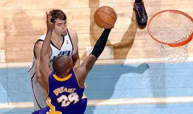 Στον τελικό της Δύσης οι Lakers, περιμένουν αντίπαλο