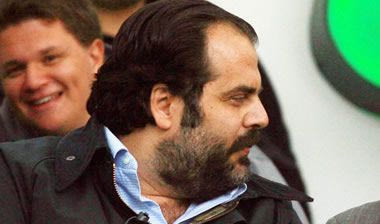 Πατέρας: Τα λεφτά μόνο δεν φέρνουν τίτλους