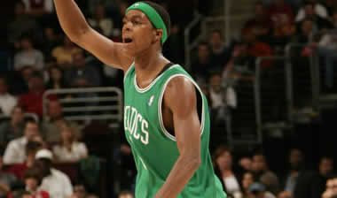 Σφίγγει τα δόντια και παίζει ο Rondo
