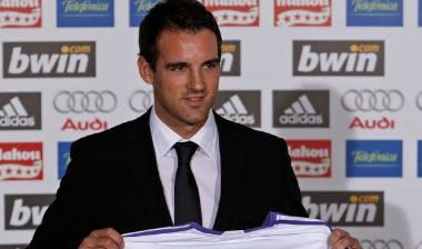 Μέτσελντερ: “Φαβορί η Ισπανία’