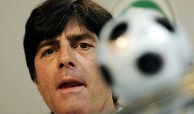 Λεβ: “Είναι 50-50”