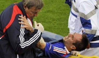 Εγχειρίστηκε ο Ριμπερί, δύο μήνες εκτός